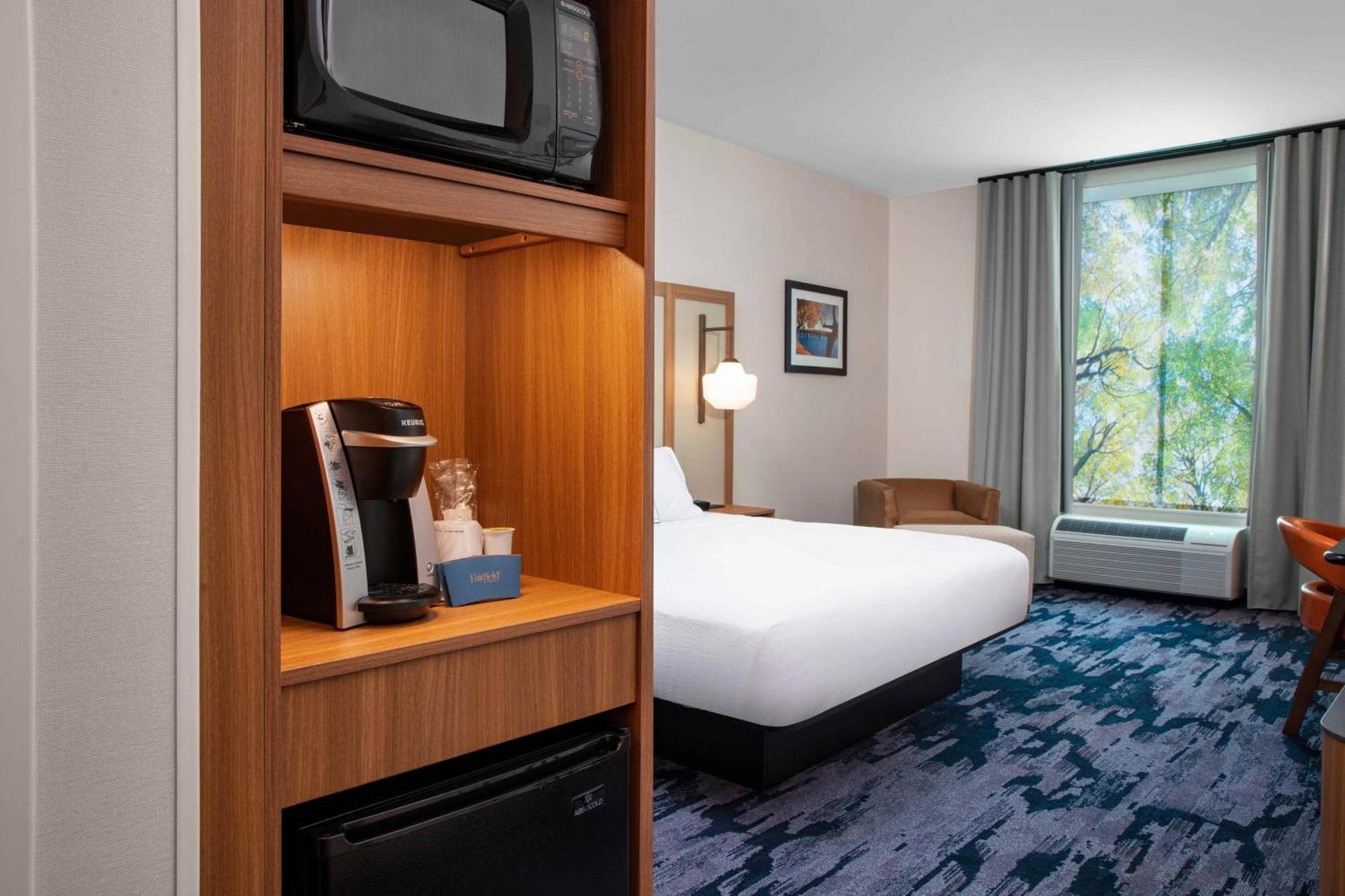Fairfield By Marriott & Hotel