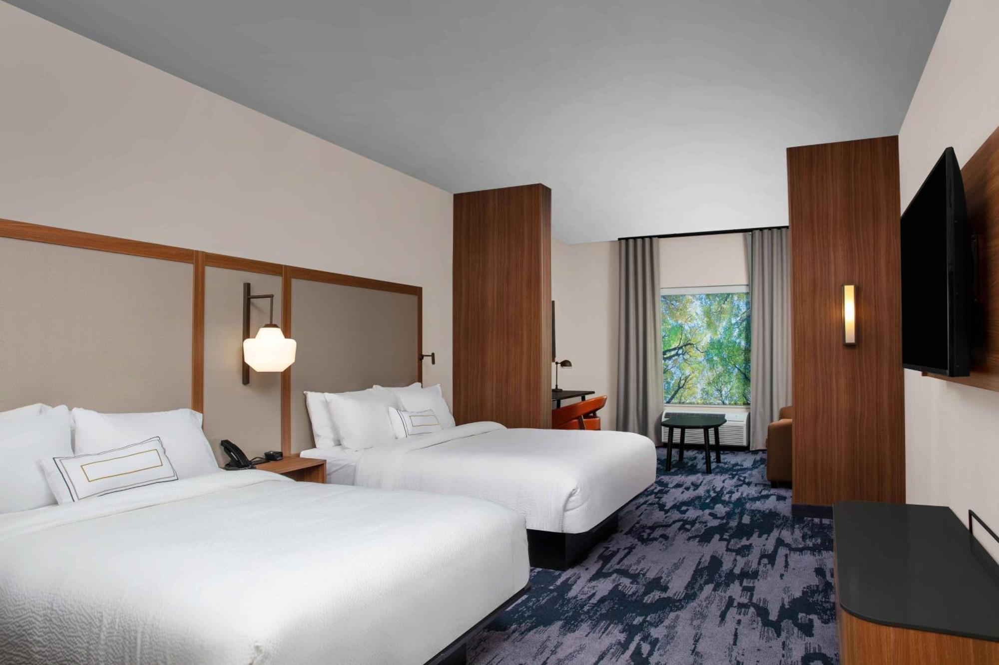 Fairfield By Marriott & 3*