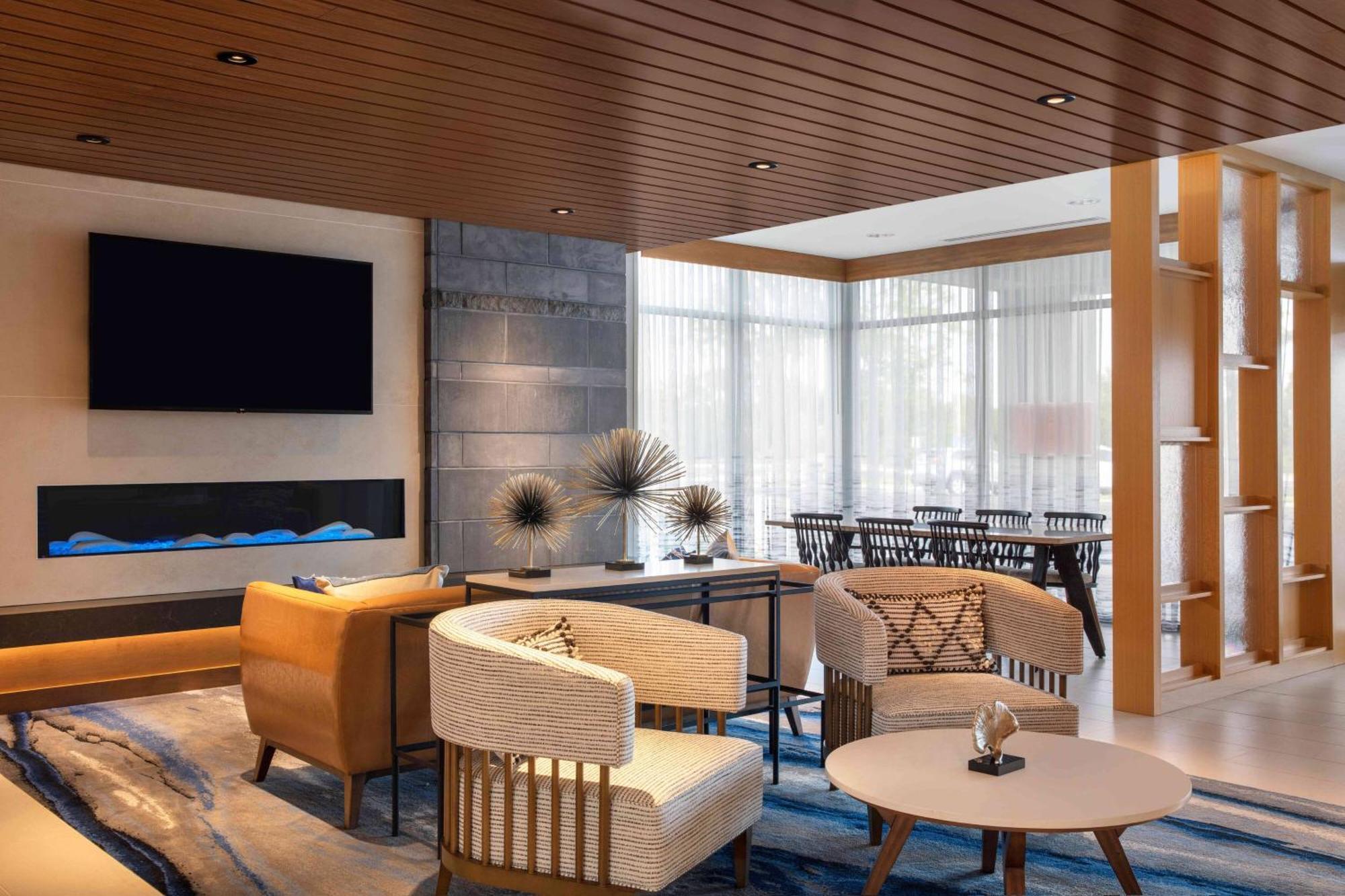 Fairfield By Marriott & Hotel 3*