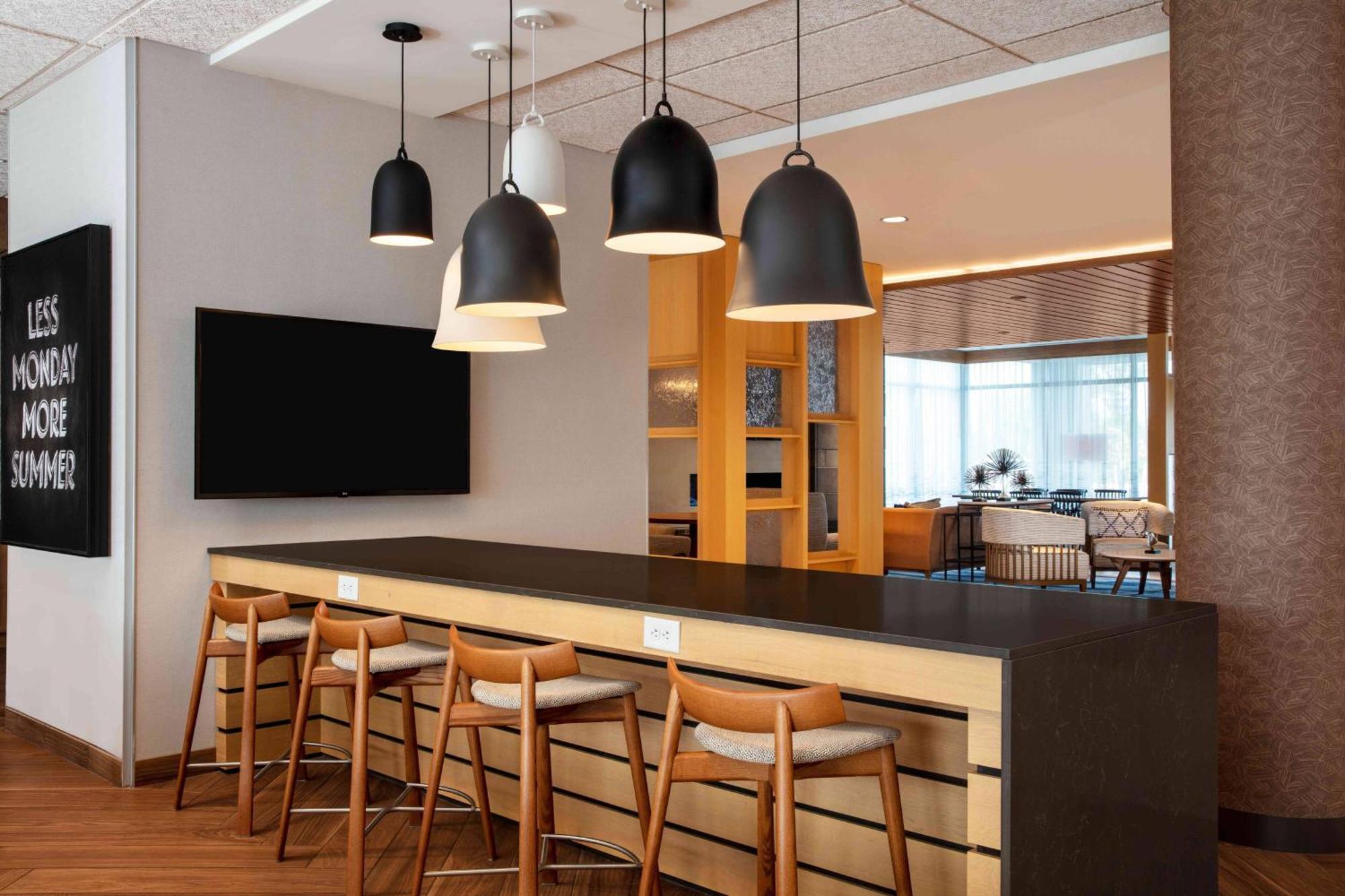 Hotel Fairfield By Marriott & 3*