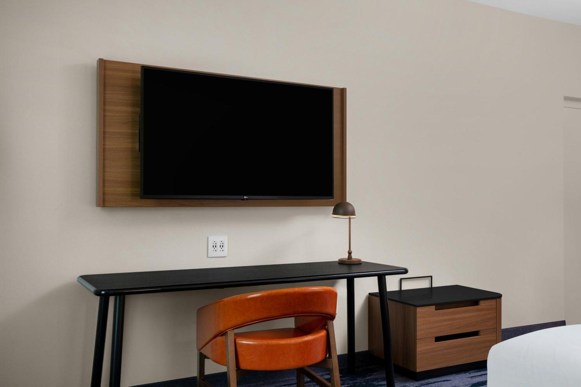 Fairfield By Marriott & Hotel